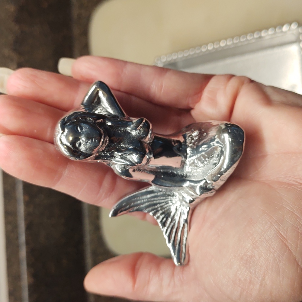 Final Sale!🔥NEW! Mariposa RARE Silver Mermaid Napkin Box And Mermaid Weight - Picture 6 of 16